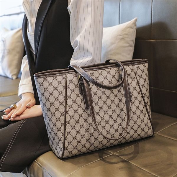 

autumn and winter new high-capacity printed tote women's one commuter trend 80% off purse sales