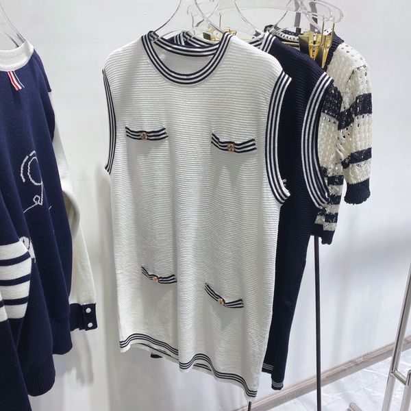

610 2022 runway summer brand same style sweater pullover t shirt lapel neck sleeveless black white women's sweaters wante, White;black