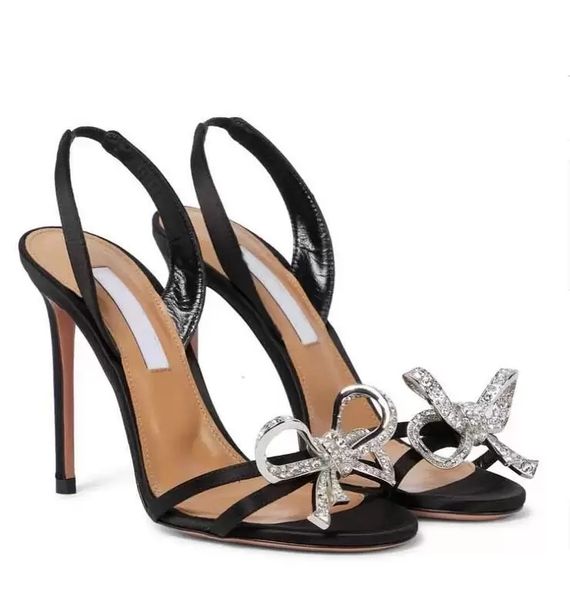 Sandálias de moda de luxo de verão vestem sapatos embelezados de cristal de cristal de cristal perfeitos saltos femininos de festas gladiadores santária eu35-42