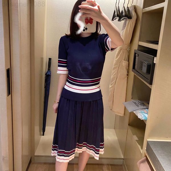 

two piece dress designer tb2022 summer new style college short sleeved pleated skirt suit knitted ice silk two piece female 7qfh, White