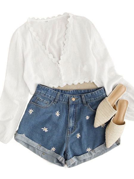 

daisy embroidery turn up hem denim shorts 95nd#, White;black