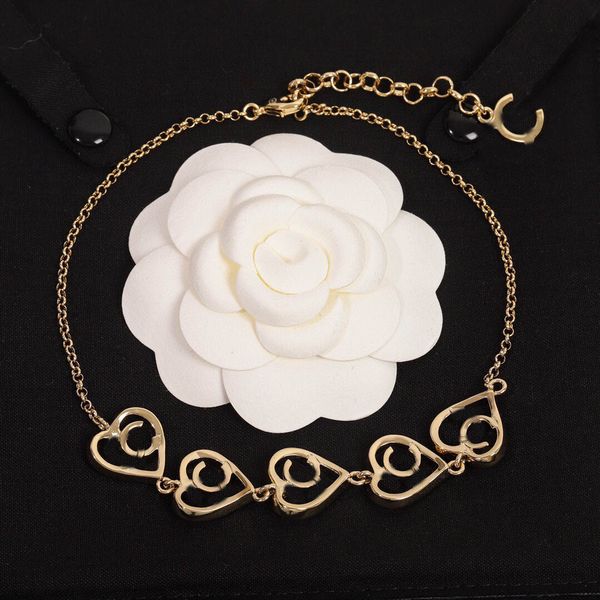 

2022 charm pendant necklace hollow style with 5pcs heart shape design for women wedding jewelry gift have box stamp ps7635, Golden