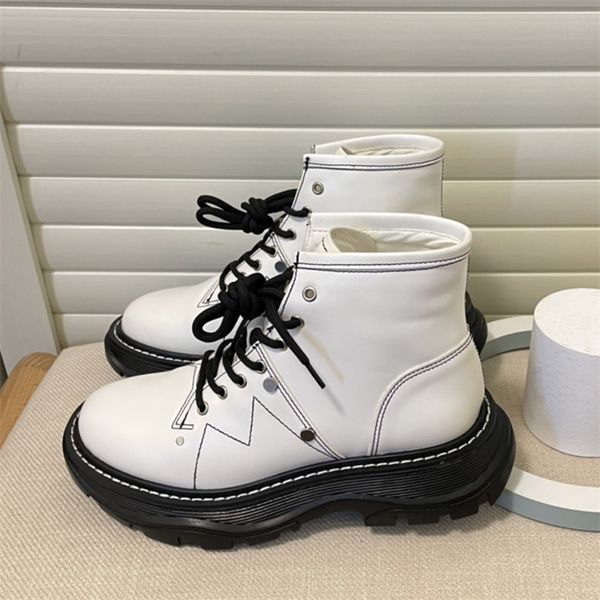 2022 Autunno Inverno Donna Scarpe casual High-top Cintura sottile in pelle verniciata British Knight Short Boots Nero Bianco 35-40