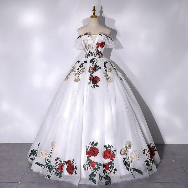 Fotos reais vestidos de quinceanera brancos 2022 com flores bordadas no vestido de baile de coração de renda de baile de renda de baile elegante espartilho