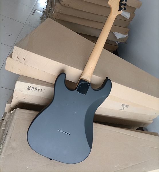 

6 strings matte black electric guitar with ssh pickups rosewood fretboard