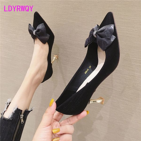

2021 new bow high heels women stiletto fashion satin pointed shallow mouth french style single shoes, Black