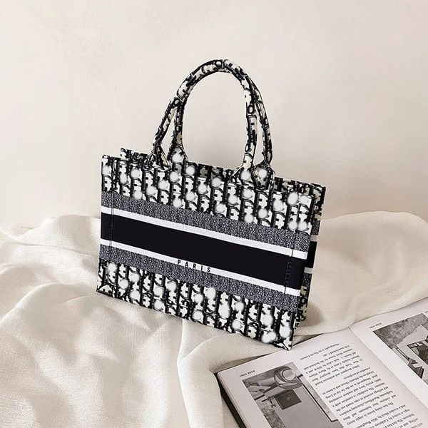 

women luxurys designers bags luxury handbags fashion brand shopping bags designer embroidered carrier bag womens shopper ladies purse size 4