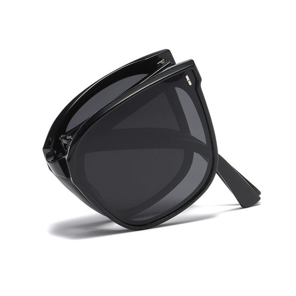 

folding sunglasses women new summer uv protection sunscreen convenient men sunglasses retro with glasses case, White;black