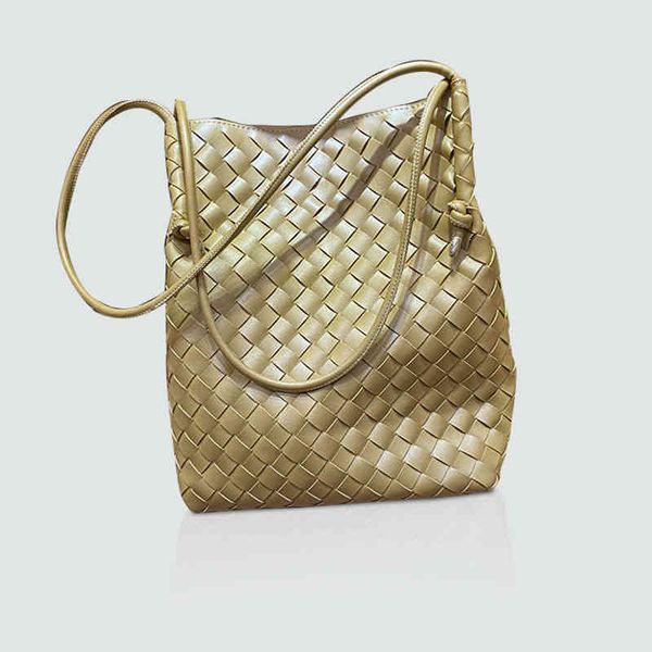 

women's net red 2022 large new capacity tote hand woven soft leather single shoulder bucket burst