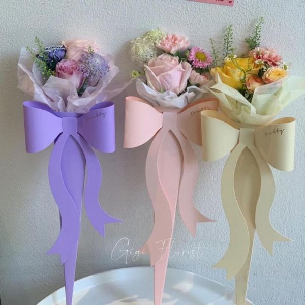 Confezione regalo 5 pezzi di scatola per bouquet romantica, pregevole fattura, squisita carta di Outlook, decorazione fatta a mano con fiocco, regalo