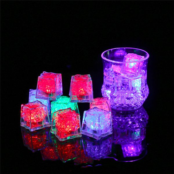 Cubi di ghiaccio leggero a led giocattolo luminoso lampada da notte festa bar a tazza di nozze decorazione splendente cubo di ghiaccio in acqua colorate lampeggianti