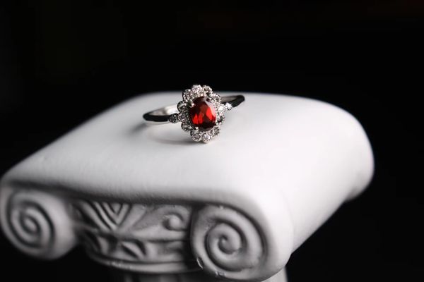 

solitaire ring natural garnet ring 925 silver tray inlay, Golden;silver