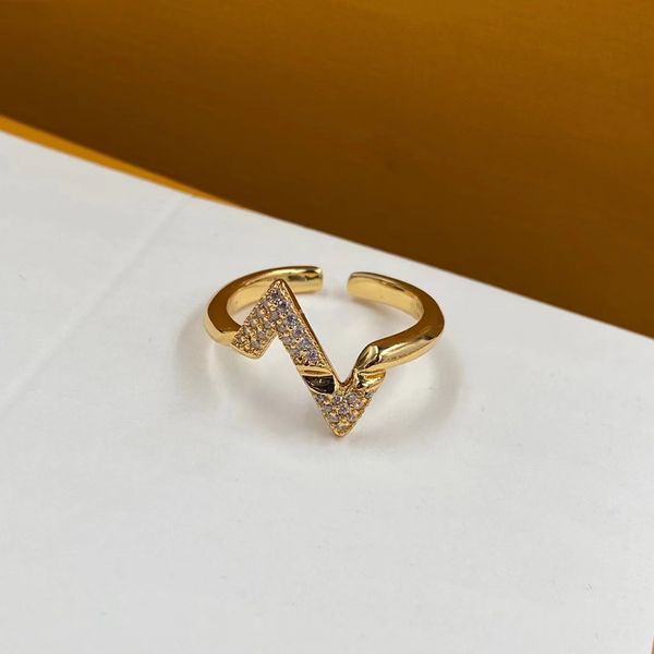 

2023 titanium steel designer diamond v ring letter couple rings fashion crystal open rings gold plated jewelry supply, Silver