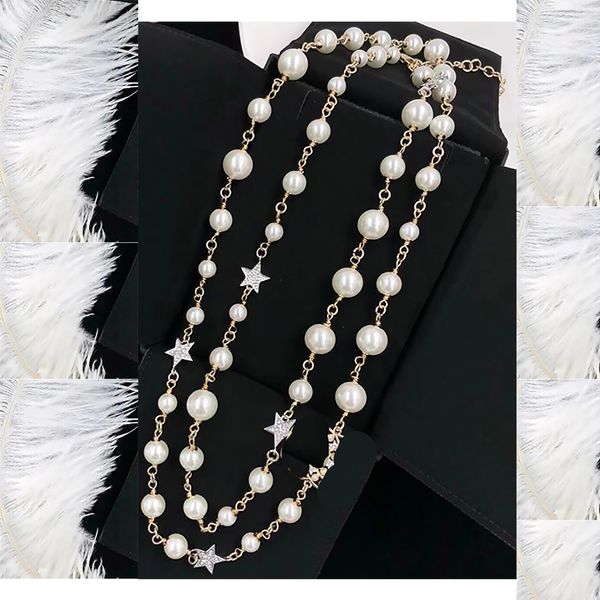 Collana di design collane con ciondolo di lusso stile classico Fili stringhe elegante catena di perle lettera lunga maglione a doppio strato gioielli per regalo di anniversario di donna