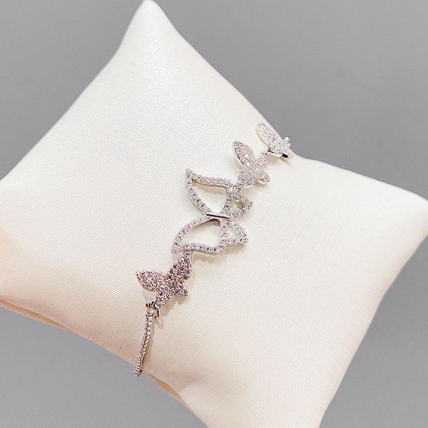 Bracciale a farfalla con tirante in zircone lucido di marca di lusso per le donne versione coreana personalità della moda placcato oro 18k accessori per gioielli a mano regalo 2023