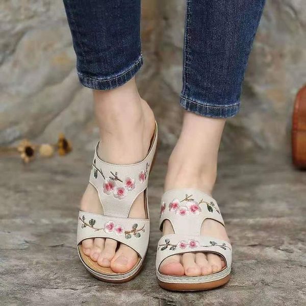 

designer beach flat slippers outdoor summer wedge women shoes flower embroidery plus size lady slipper soft hollow out sandals, Black