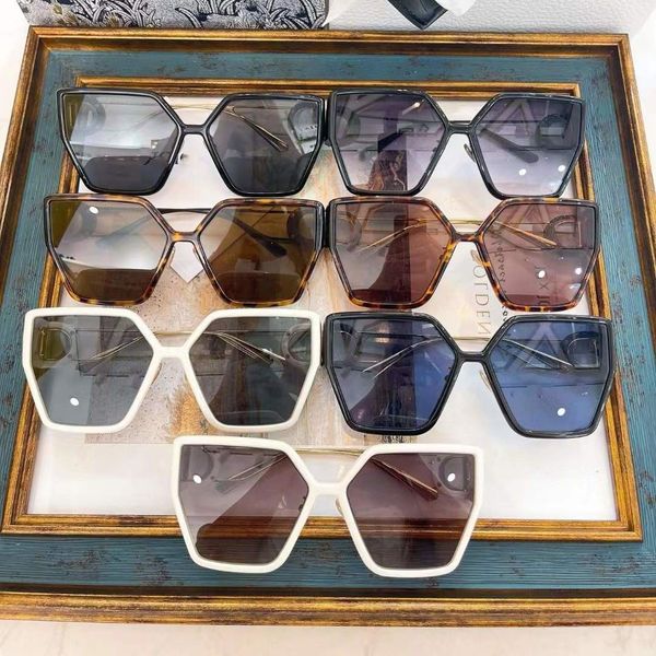 

50% discount for factory direct salesd family's new tiktok net red same large style women's fashion sunglasses versatile sunglasse, White;black