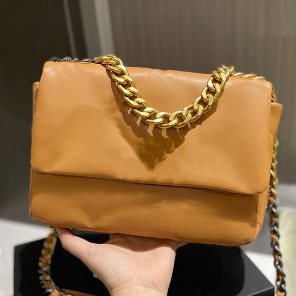 

2021 new product simple fashion atmosphere chain flap messenger bag with full sense of design women's gold buckle flap leather handbags