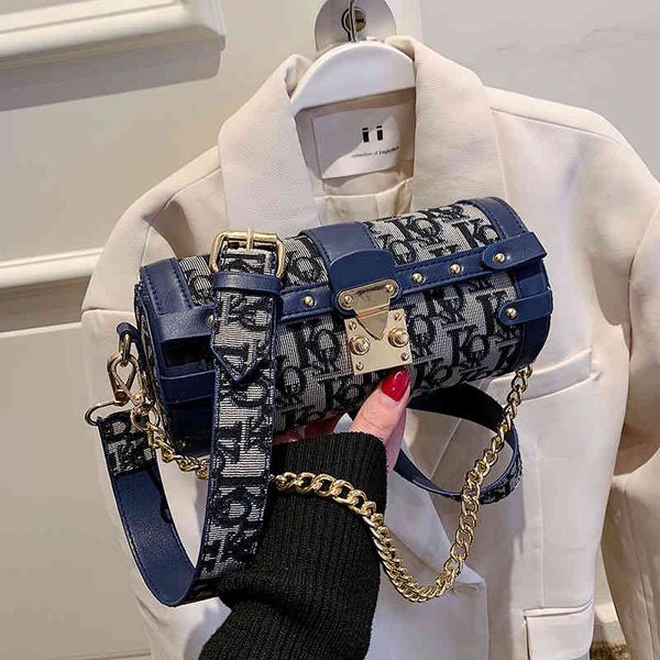 

2022 factory wholesale new cylinder letter printing full flower metal chain long women's foreign style small bag