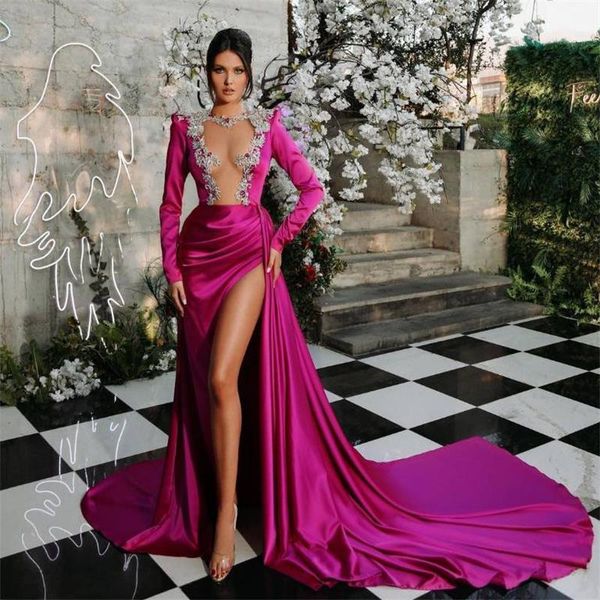 

charming high split evening dresses 2022 mermaid party dress sheer neck long sleeved lace crystal runway fashion prom gowns, Black;red