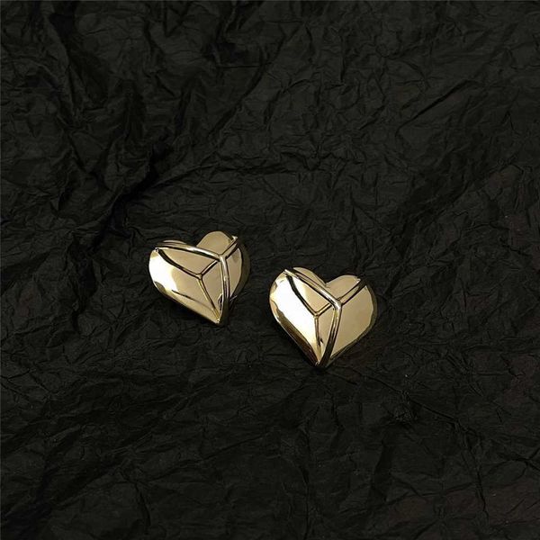 

peach heart metallic design earrings sweet spicy stud ins style love cold men and women jewelry accessories, Golden;silver