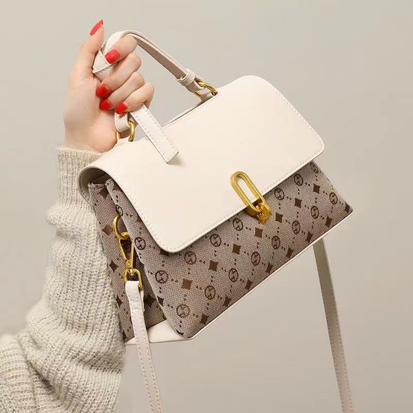 

2022 new shoulder bag women's all-match ins fashion printing commuting