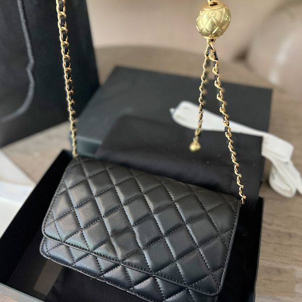 2022 Frankreich Womens Classic Mini Klappenbeutel Crush Gold Ball Wallet mit goldenem Metallhardware Crossbody Schulterumbaumsperrkartenhalter Pochette Handtaschen 20x13cm