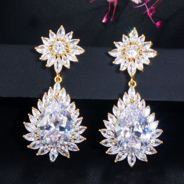 Очарование изящное дизайнер с бриллиантами для женской вечеринки подарки 18 тыс. Золото AAA Кубическое цирконие