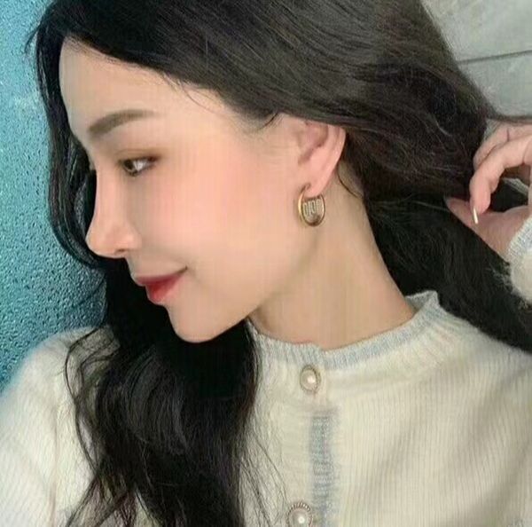 

2022 new d home di semicircle surrounded by diamond letter earrings feminine temperament old high sense earrings, Golden