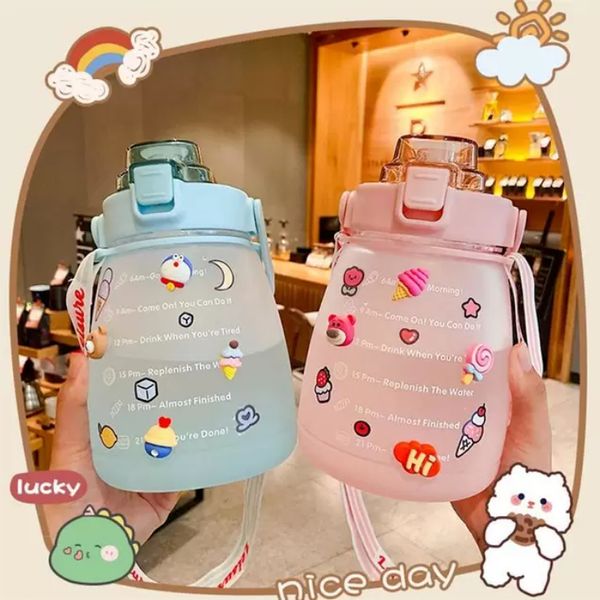 vendite calde Cute Girl with Sticker Straw Pot Belly Cup Bottiglie sportive da 1300 ml Bottiglia d'acqua femminile per bambini con cinturino