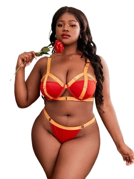 

plus contrast tape cut out underwire lingerie set l2a7#, Black;white