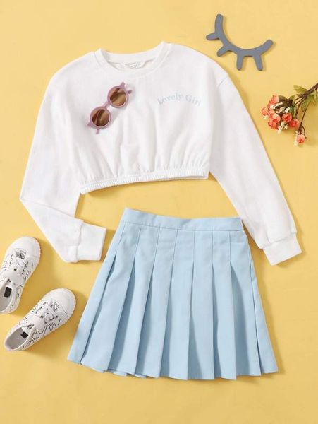 

girls drop shoulder letter graphic crop pullover & pleated skirt set she, White