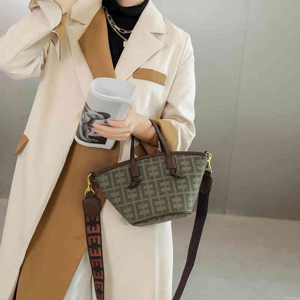 

ladies fashion personality trend new brand bag wholesale canvas female versatile basket lovely high-grade portable bucket