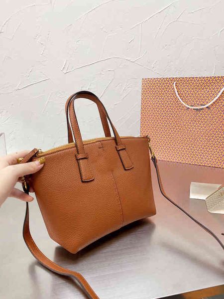 

women luxurys designers classic tote womens leather handbags purses travel luggage bag shopping shoulder crossbody wallets 220329 zhouzhouba