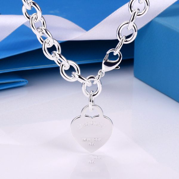 

2022 brand original jewelry designer necklace heart pendant men's and women's fashion simple high-end, Silver