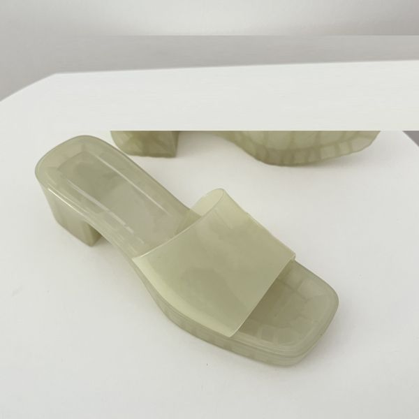 

2pcs/ups ins womens travel holiday beach slippers jelly transparent high heels scuffs designers classics slugged bottom platform flat slides, Black