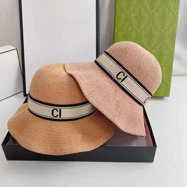 Соломенная шляпа Солнечные шляпы Кепки Дизайнерская кепка Casquette для мужчин и женщин Дышащий летний курорт Солнцезащитная полоса Буквы Черный Бежевый Розовый хаки 2232