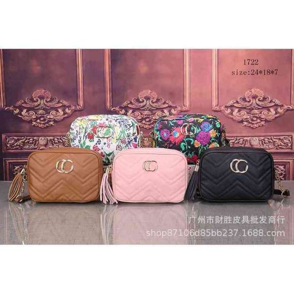 

70% 2022 new luxury bags accessories v-pattern simple and generous camera bag small square large capacity chainwomen's fashion bags