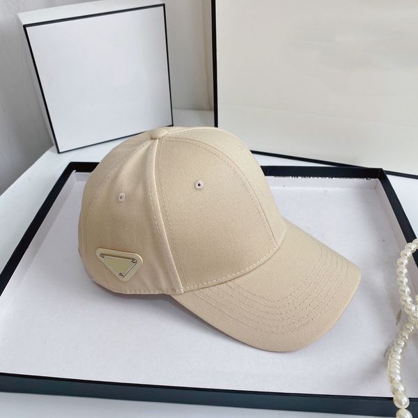 Designer de luxo Casquette Metal Triangle Logo Cap Summer Solid Color Ball Caps Pvuqt