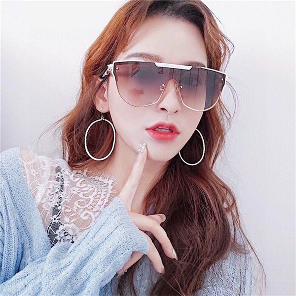 

22% off 2022 luxury fashion design high version sunglasses new toad shaped integrated and the same large frame eye protection, White;black