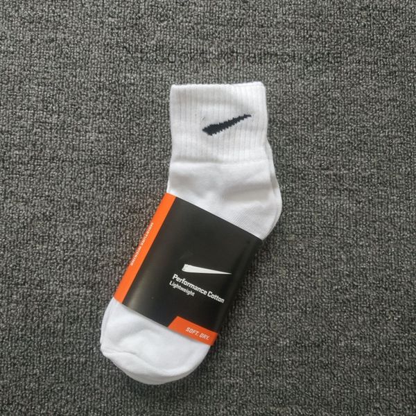 

classic fashion men's socks 3 pairs of 1 card hook brand designer versatile sports sock men women luxury wear medium short sportsocks f, Black