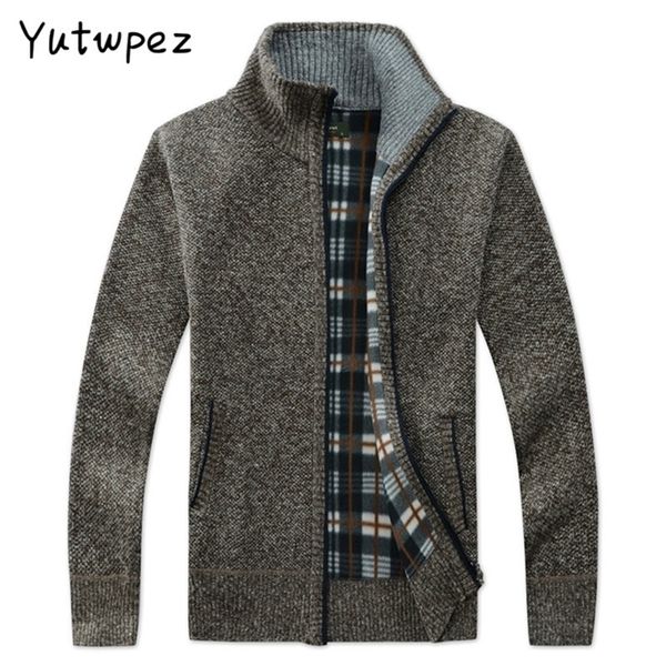 Sweater casual de Yutwpez masculino Marca de moda de inverno Mens Cardigan High Collar Bolsets Knit O outwear suéter masculino 201126