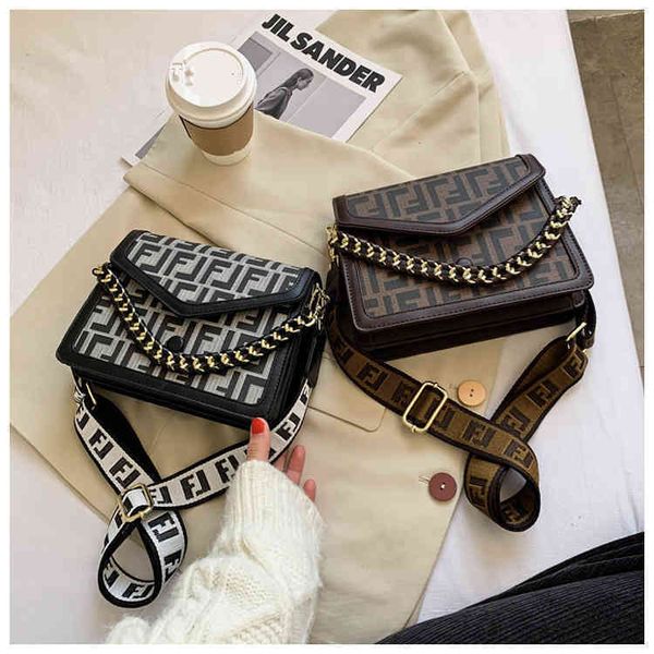

2022 new designer handbags factory store messenger fashion small square bar net red single shoulder chain