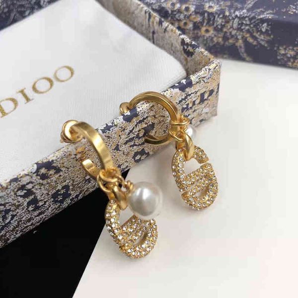 

2022 factory wholesale new dijia brass full diamond pendant earrings home versatile ins cold wind pig nose pearl earrings, Golden