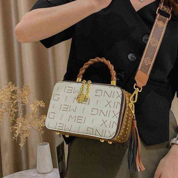 

56% off texture exquisite small bag women's 2022 new fashion versatile msenger tassel portable box designer female shoulder handbags