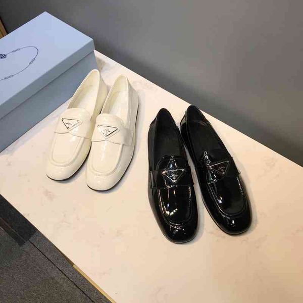 

dress shoes [ products of dongguan in the past 22 years]p family three corner lefu black flat bottom small leather shoes comfortable spring