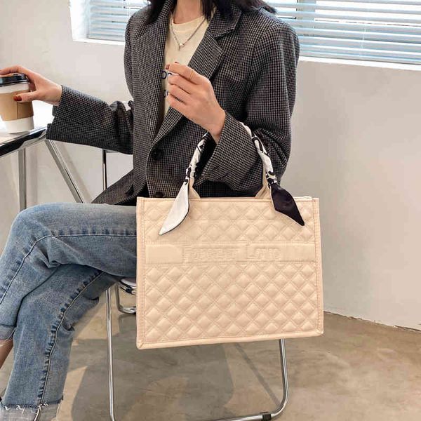

women's new red texture style large capacity portable fashion women fashion trend dinner bag factory outlet