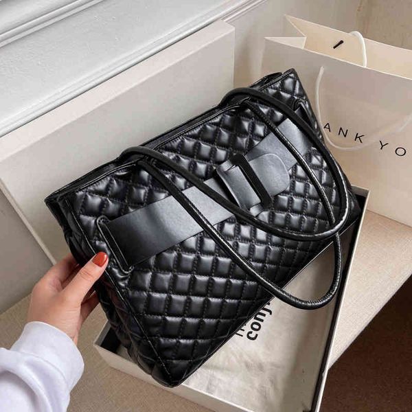 

women's bag 2022 autumn new fashion lingge single shoulder tote armpit