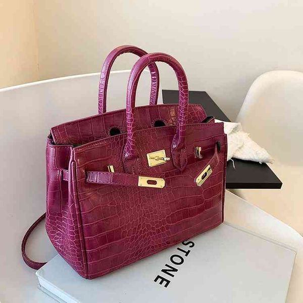 

large capacity bag women' exquiite in ummer new fahion meenger crocodile handbag
