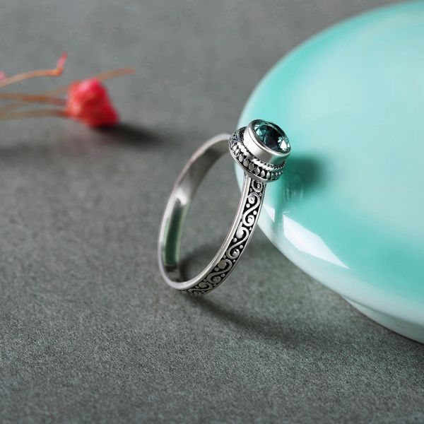 S925 Silber Paar eingelegter Ring Chinesischer Retro kleiner grüner Kristallring nationaler Mustermusterring